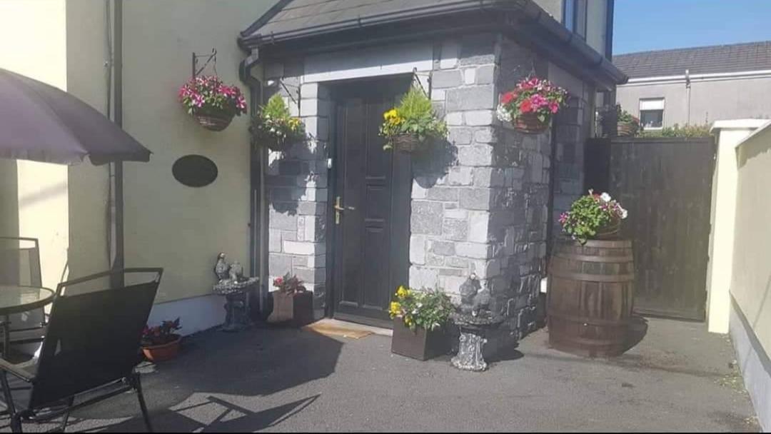 Clare Street B&B Nenagh Buitenkant foto